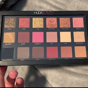 Huda Beauty Rose Gold Palette!